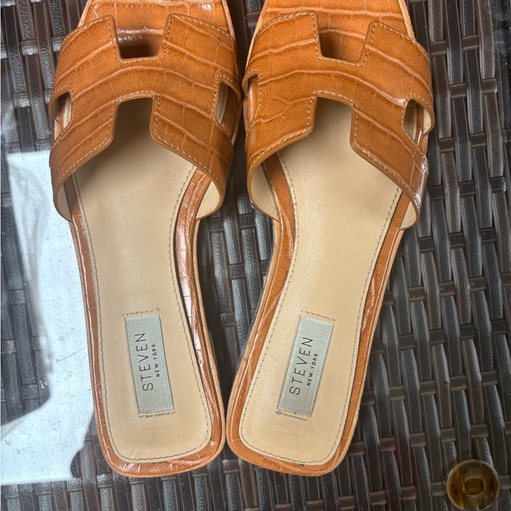 Seven7 Tan Sandals H-Shaped Cutout Design